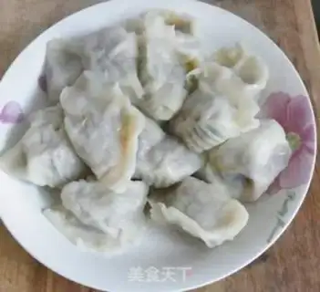 Make Pork and leek dumplings step 10