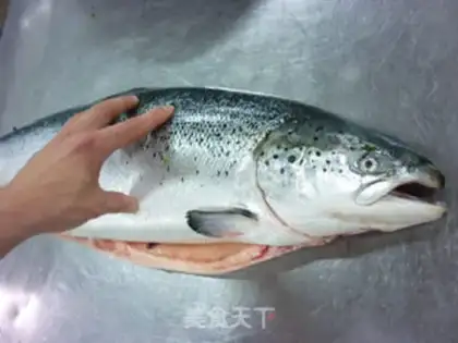 Make Sashimi salmon step 0