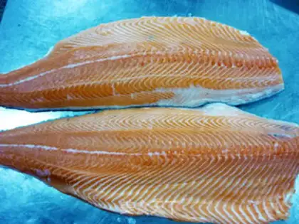 Make Sashimi salmon step 1
