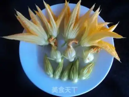 Make Pumpkin flower pancakes step 1
