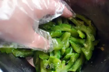 Make Sesame oil and bitter gourd step 8