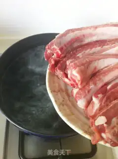 Make Ribs with shrimp sauce step 1