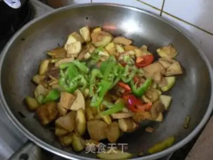 Make stir-fried vegetarian chicken with zucchini step 8