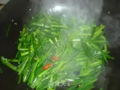 Make Scrambled eggs with leek moss step 3