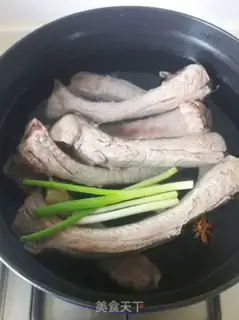 Make Ribs with shrimp sauce step 4