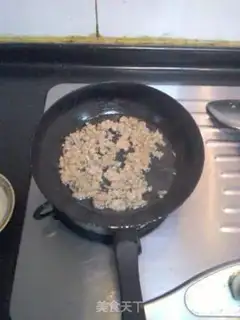 Make Macaroni with tomato sauce and meat sauce step 2