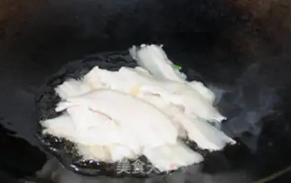 Make twice-cooked pork step 1