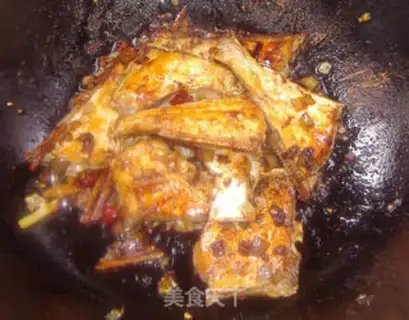 Make Braised skinned fish in brown sauce step 5