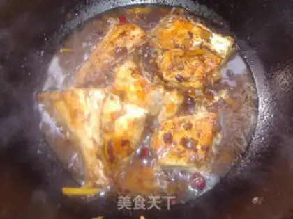 Make Braised skinned fish in brown sauce step 6