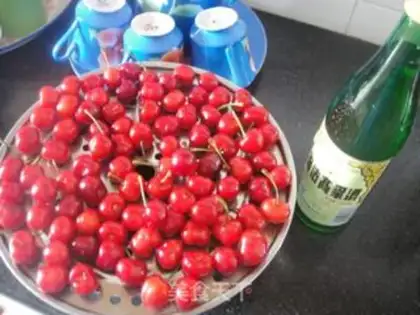 Make Homemade cherry wine step 1
