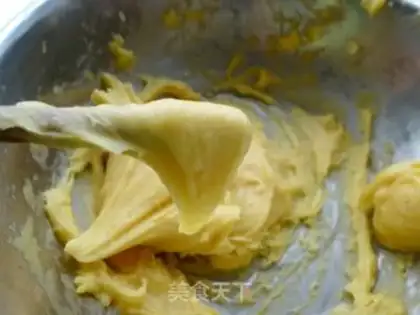 Make Swan Puffs step 5
