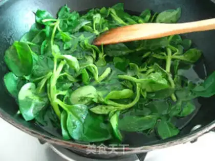 Make Andrographis japonica with garlic step 1
