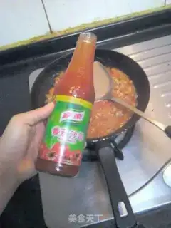 Make Macaroni with tomato sauce and meat sauce step 6