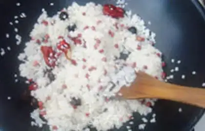 Make Raw fried glutinous rice step 1