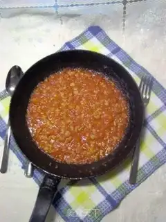 Make Macaroni with tomato sauce and meat sauce step 7