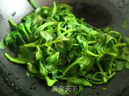 Make Andrographis japonica with garlic step 2
