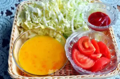 Make Scrambled cabbage with tomato and egg step 1