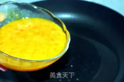 Make Scrambled cabbage with tomato and egg step 2
