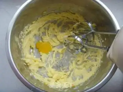 Make frosted cookies step 1