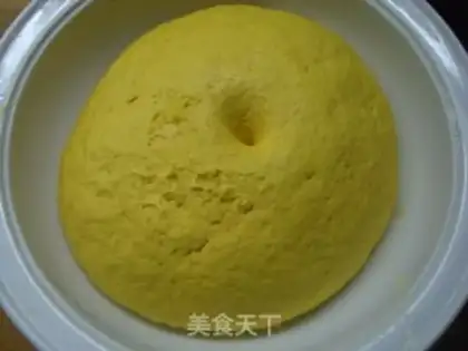 Make Small pumpkin bun step 4