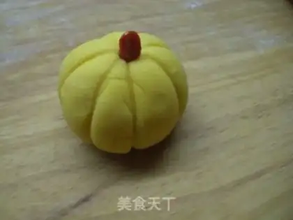 Make Small pumpkin bun step 7