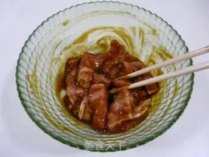 Make Fresh meat rice dumplings step 2
