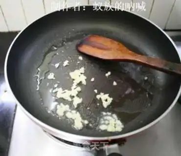 Make stir-fried three shredded vegetables step 2