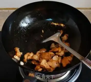 Make Farmhouse stir-fried pork step 5