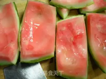 Make Cold watermelon peel step 1