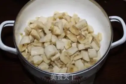 Make Mulberry and banana jam step 1