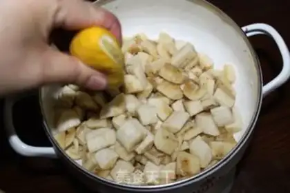 Make Mulberry and banana jam step 2