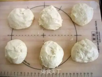 Make Taiwanese scallion pancakes step 2