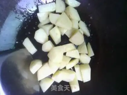 Make Roasted chicken legs with potatoes step 3