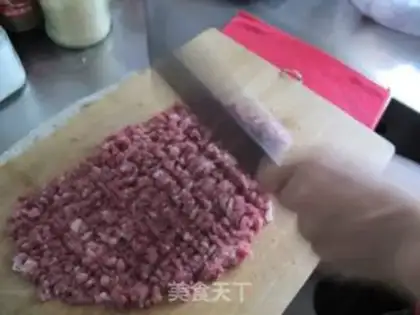 Make Pan-fried buns with chicken sauce step 4