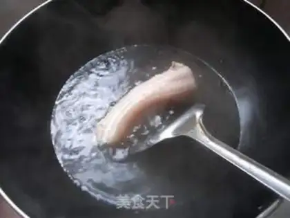 Make Sauce spicy pork with Hangzhou pepper step 0