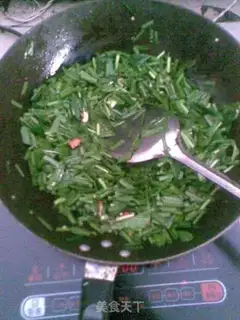Make Scrambled egg with green and red pepper and leek step 3