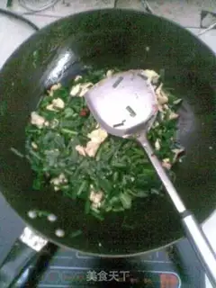 Make Scrambled egg with green and red pepper and leek step 4