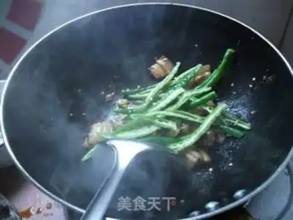 Make Sauce spicy pork with Hangzhou pepper step 6