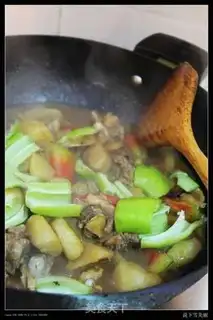 Make Xinjiang saute spicy chicken step 9