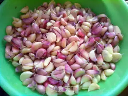 Make Sweet and sour garlic step 1