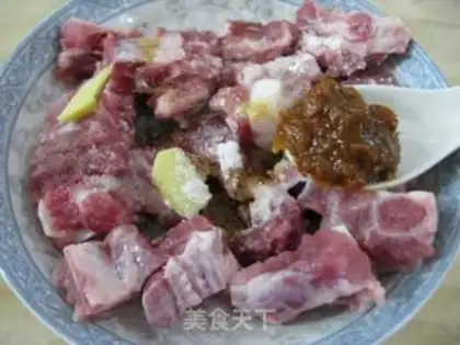 Make Steamed pork ribs with bean paste step 0