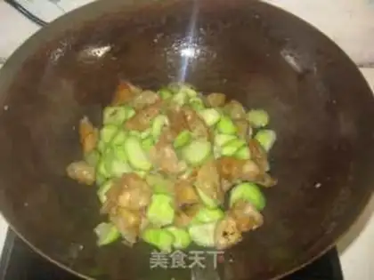Make stir-fried oil sticks with loofah step 5