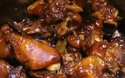 Make braised pork knuckles in red step 8