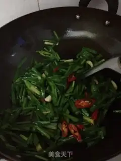 Make Fried shrimp with leeks step 5