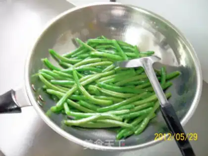 Make Garlic beans step 2