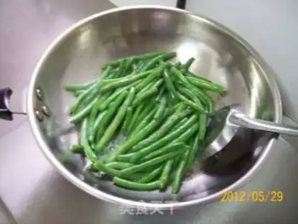 Make Garlic beans step 3