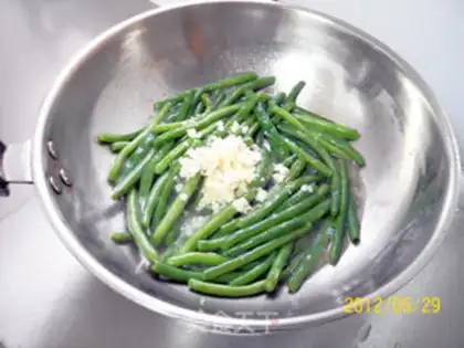 Make Garlic beans step 5