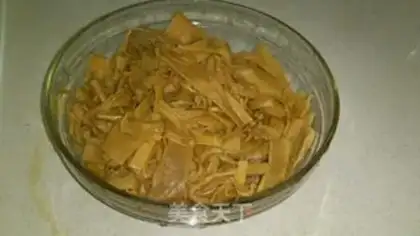 Make Braised duck with dried bamboo shoots step 0