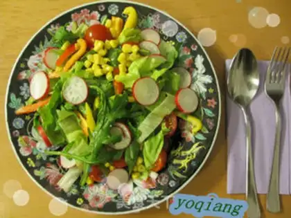 Make iceberg lettuce salad step 1