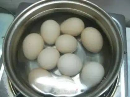 Make Spiced tea egg step 1